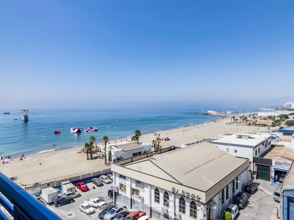 Banana Beach Marbella 6 Pax 378