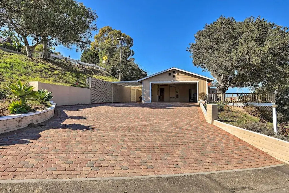 Retro House w/ Deck & Arroyo Grande View