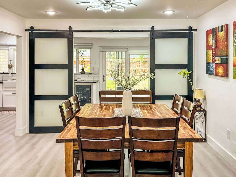 The Houston Oasis - Urban Luxury