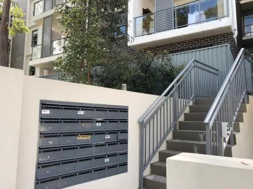 Exquisite Family Home +Parking, Close to CBD