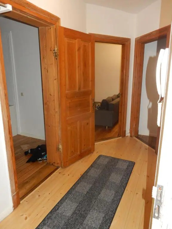Zentrale 3 Zimmer Altbauwohnung mit Balkon