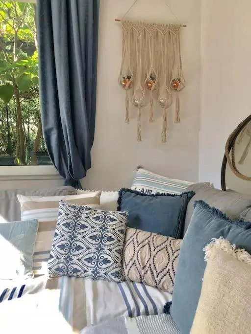Cap d'Antibes 50m from the beach 3 bedrooms/Pool