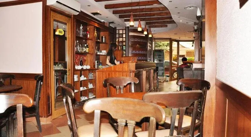 Hotel Lugano Tirana