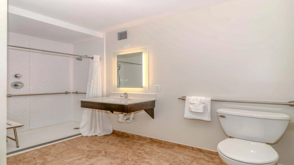 Holiday Inn Resort Oceanfront at Surfside Beach by IHG