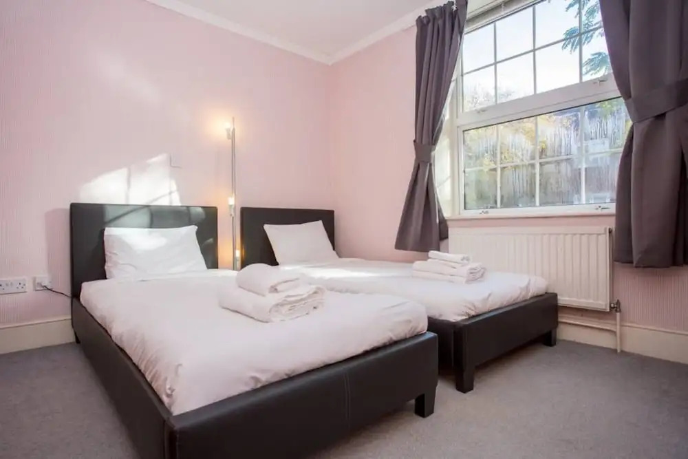 Sunny 2 Bedroom Flat in Islington