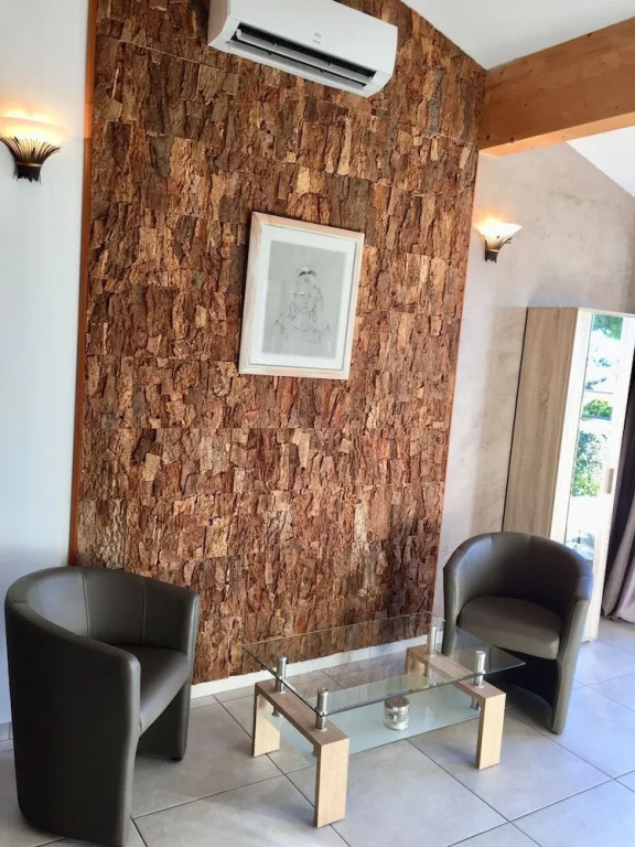 LESCALE COTE BLEUE B&B AND Spa