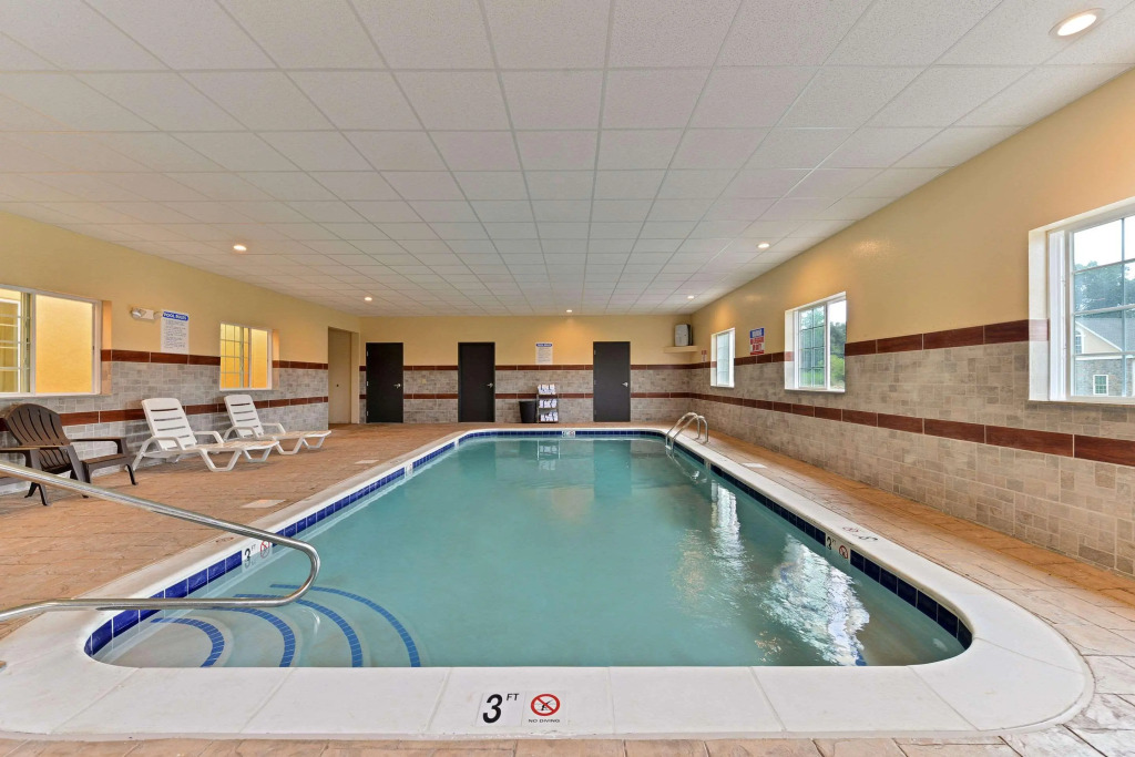 Days Inn & Suites by Wyndham Manheim Lebanon