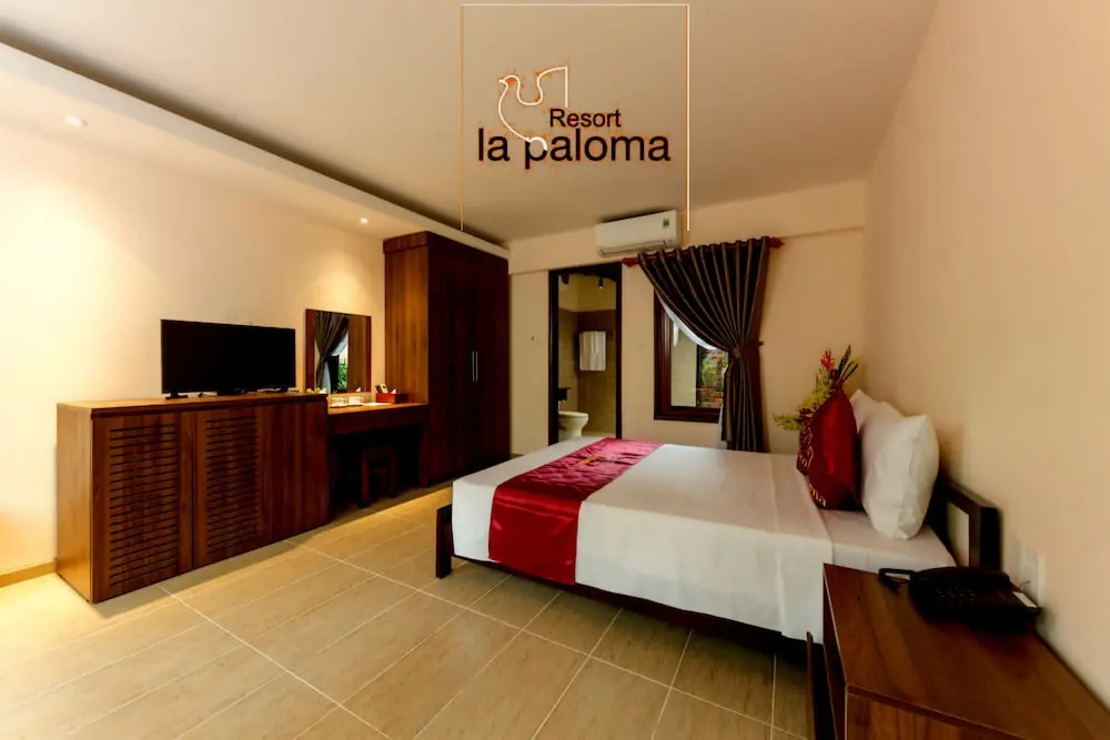 La Paloma Resort