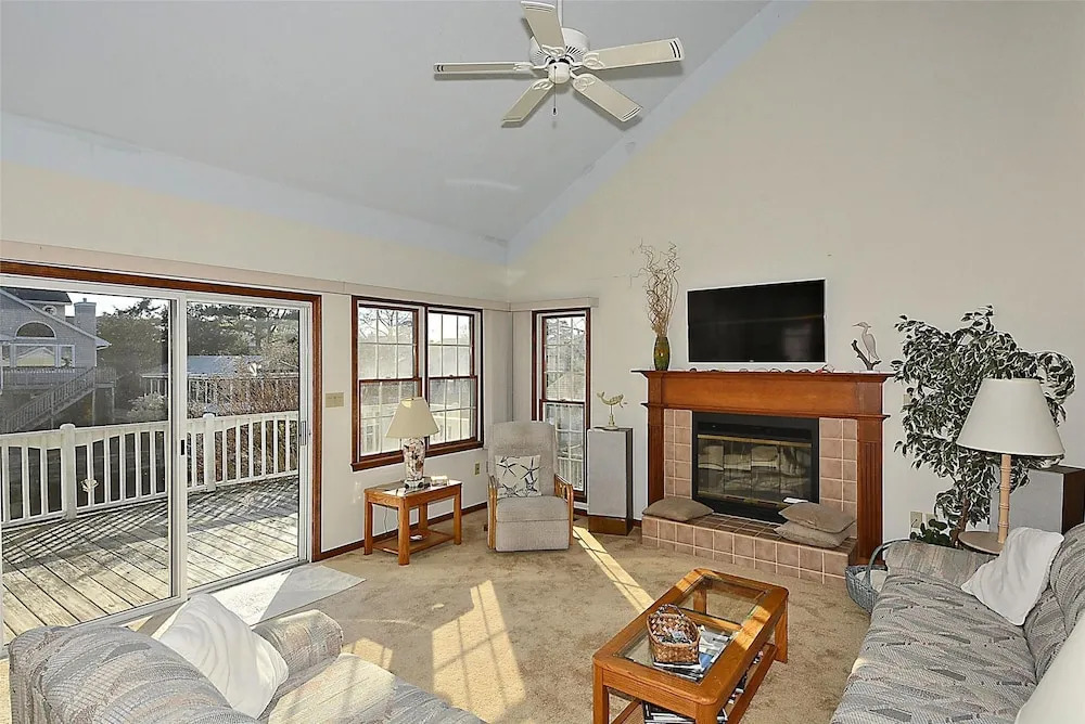 136 Anchorage Drive by Long & Foster