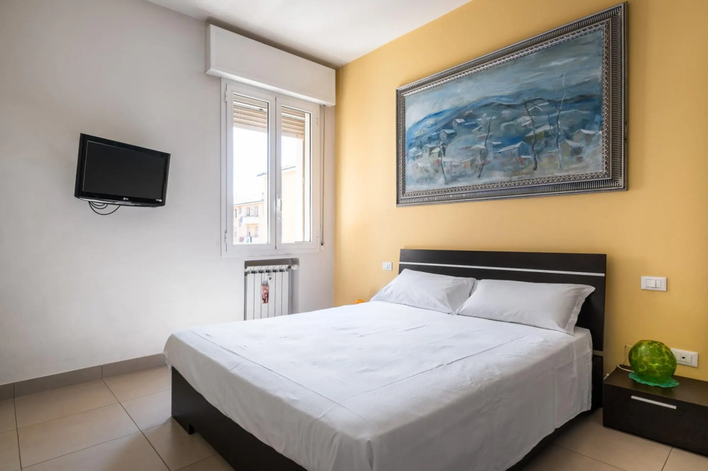 Bergonzoni Modern Apartment by Wonderful Italy