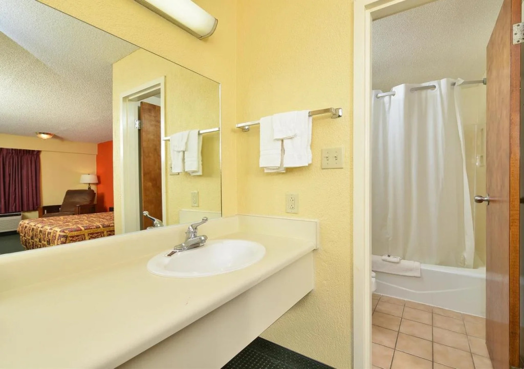 Super Value Inn