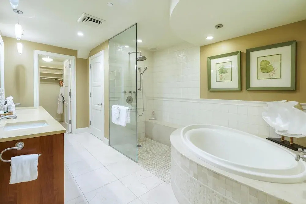 Luxurious Ho'olei 12-2, Lush View, Close to Pool, Sleeps 8 in Beds, Central AC!