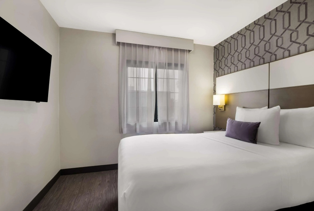 Sunset West Hotel, SureStay Collection By Best Western