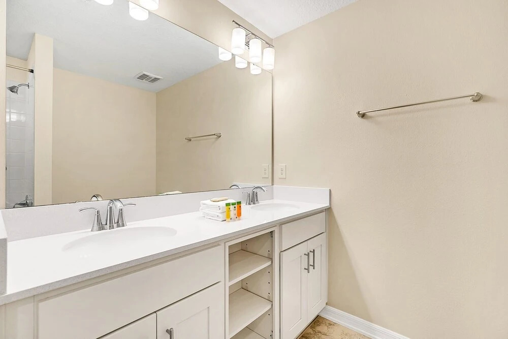 Modern and Spacious 2BD Condo, With Pound View, Close to Disney #3171sl306