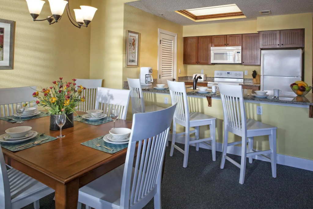Bluewater Resort & Marina by Spinnaker Resorts