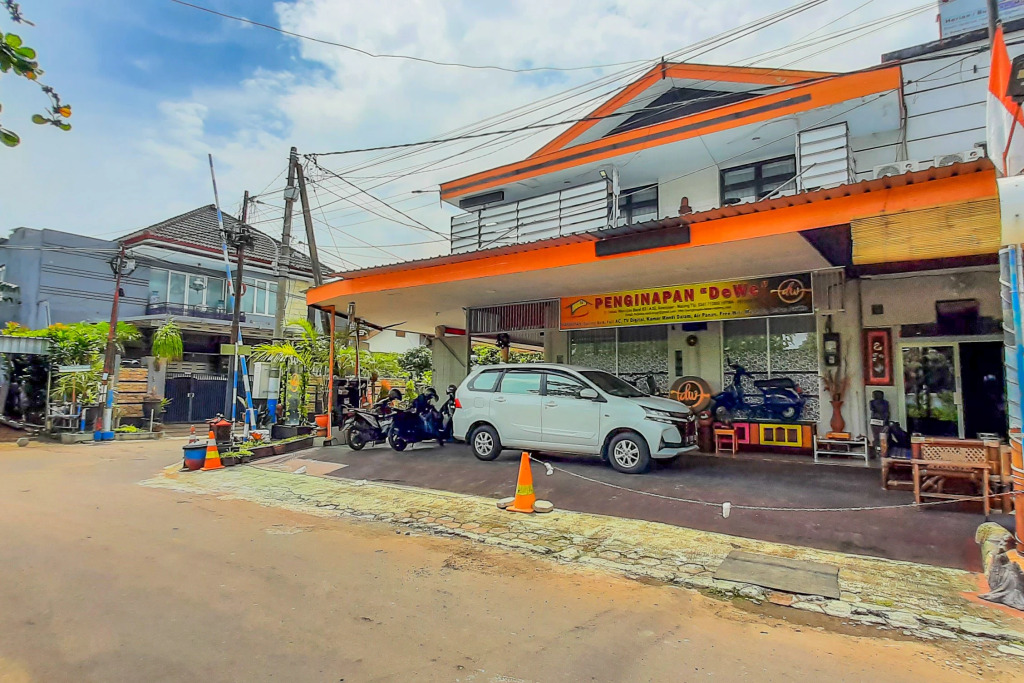 OYO 90374 Penginapan Dewe Syariah