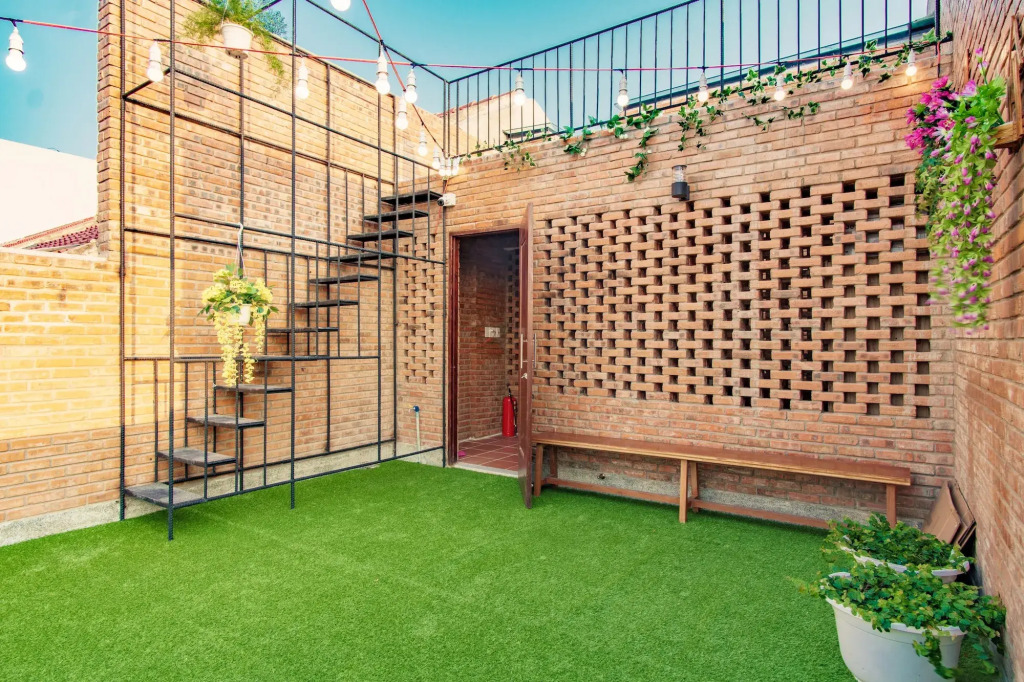 Athena Vintage House