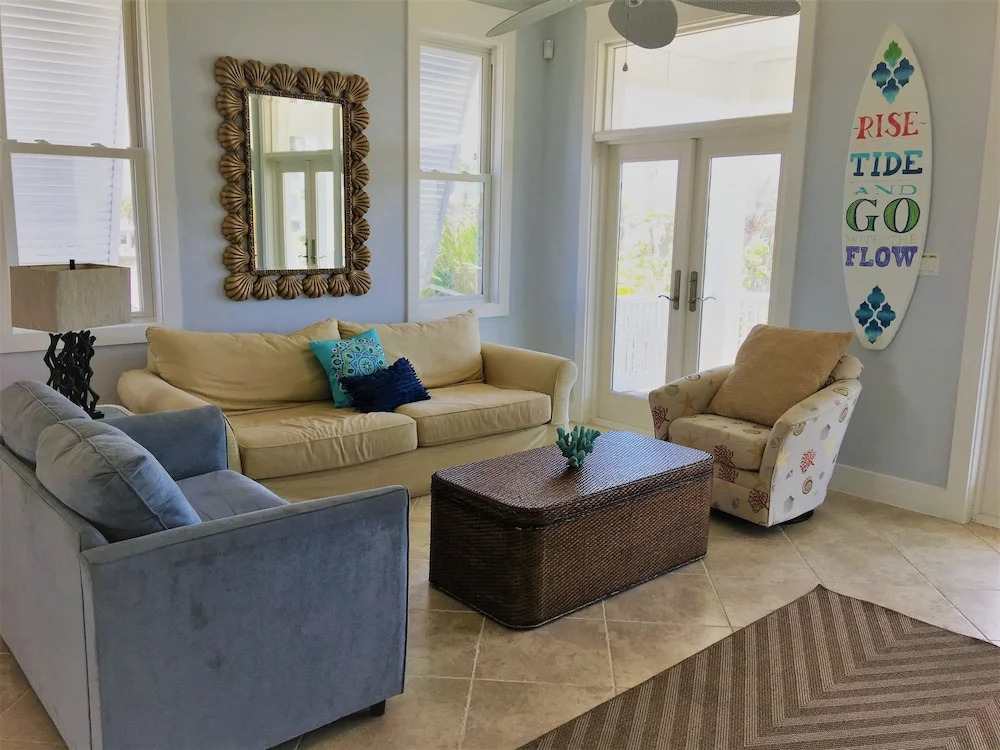 Family Tides Home 3 Bedrooms 4 Bathrooms Home