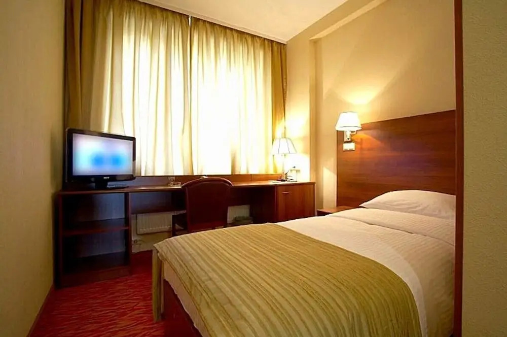 Sarawan Hotel
