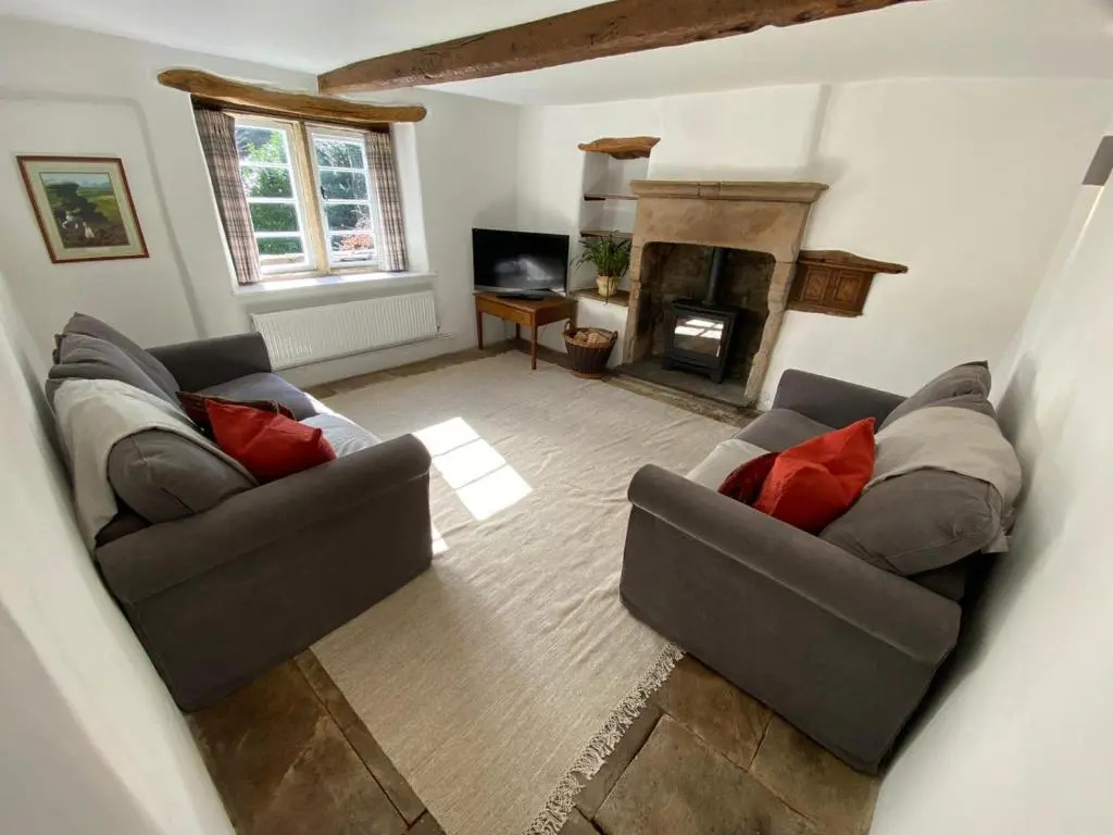 Beautiful Peak District Cottage With Hot Tub