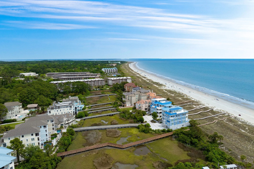 Sleeps 24, Private Beach Boardwalk, Infinity Pool 20 Bradley Cir by Avantstay