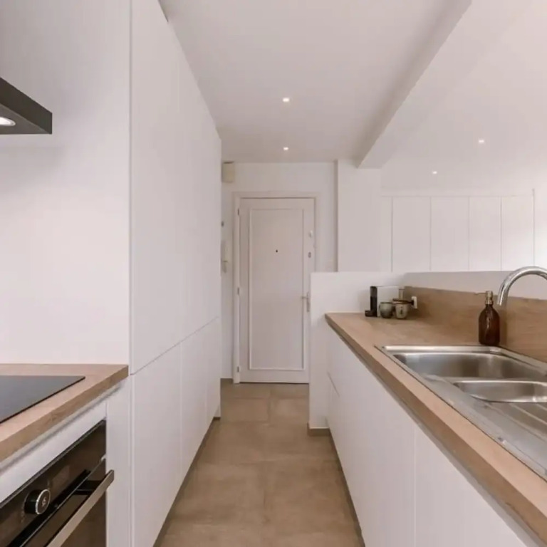 Bright Modern Apartment Close to the Casino