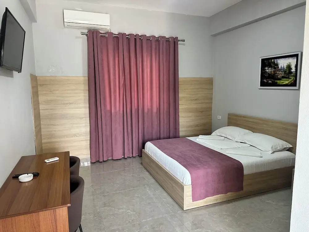 Sweet Hotel