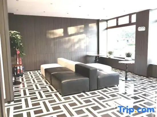 Lingji Aesthetic Hotel (People's Square Jilin University Second Hospital)