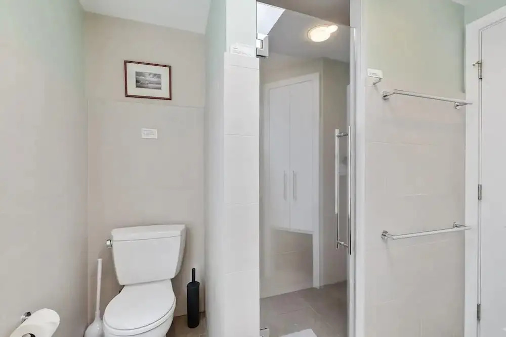 Historic Modern Capitol Hill 2-br Row Home
