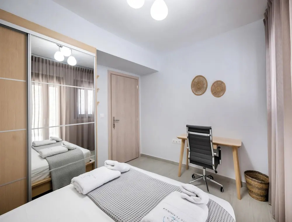 The Bee Apartments Sea View