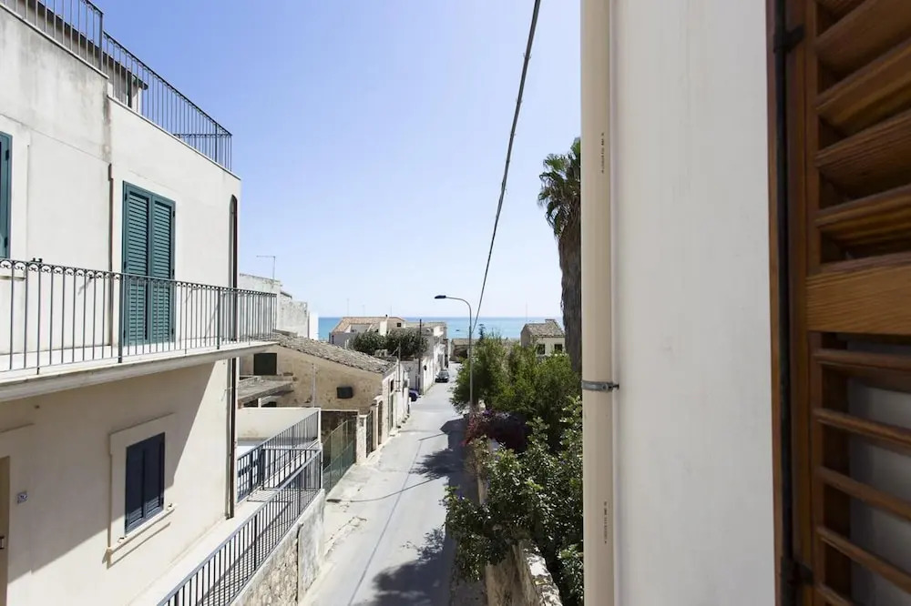 House With 2 Bedrooms in Donnalucata, With Furnished Terrace and Wifi Near the Beach