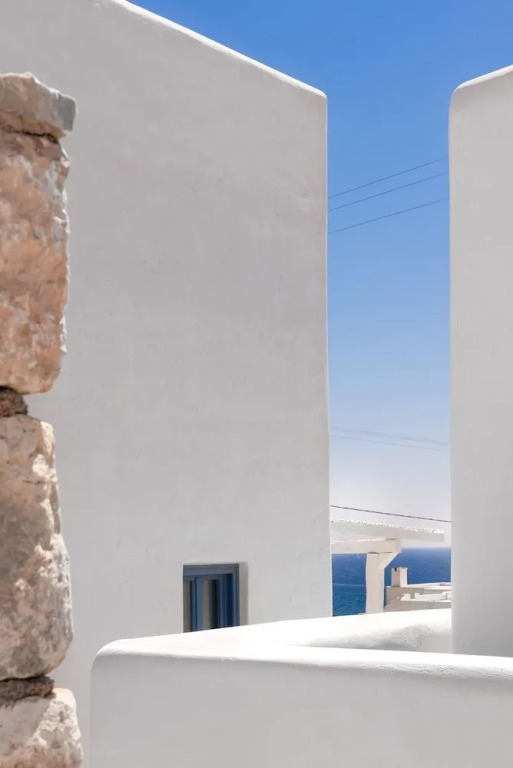 Camvillia Donoussa Village Suites