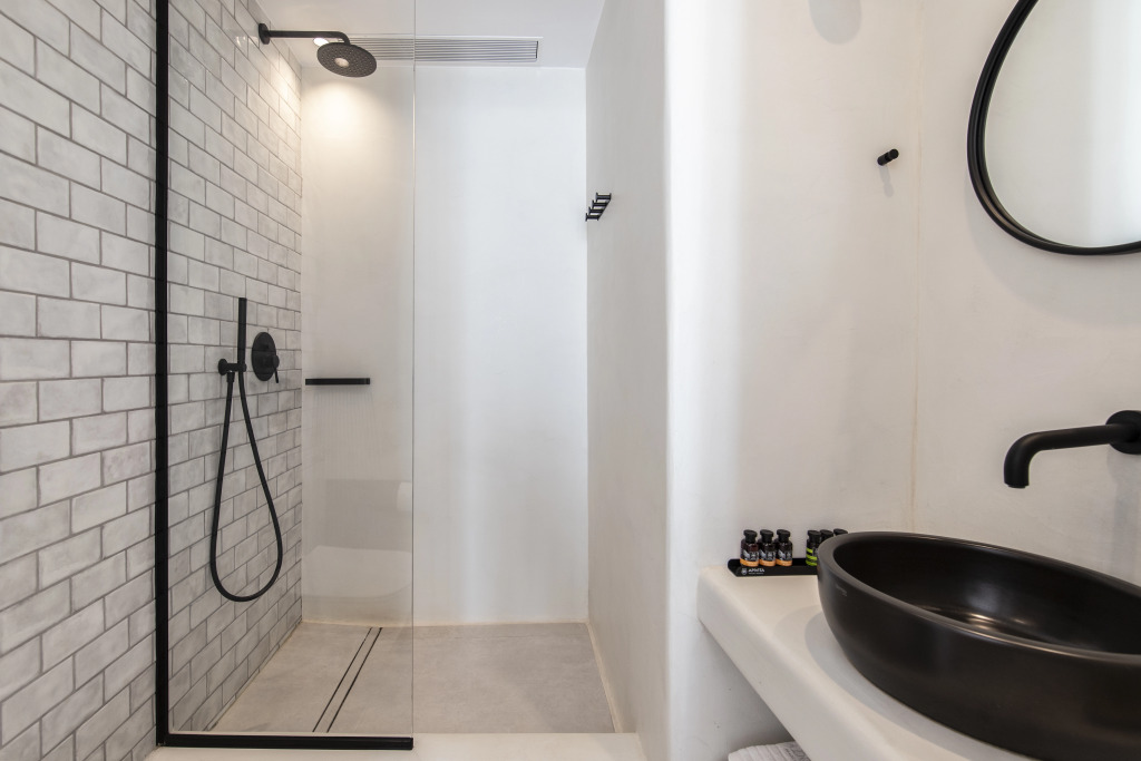 Adorno Beach Hotel and Suites