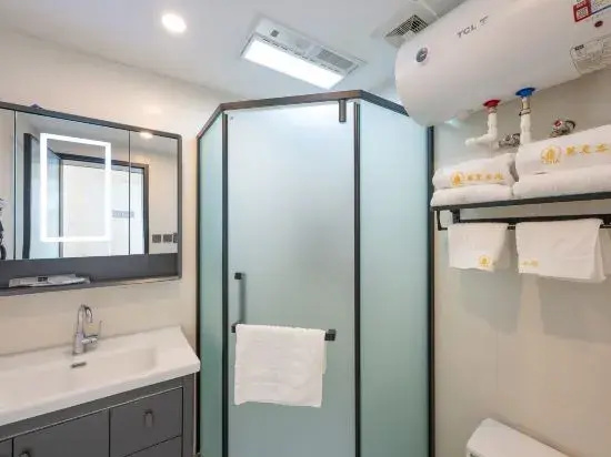 Luxia Inn (Huairou North Station University of Chinese Academy of Sciences Yanqi Lake Campus)