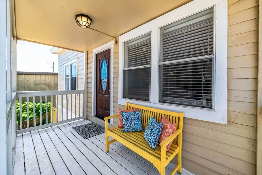 ~ 1 Mi to Pier & Beaches! Family Home in Galveston