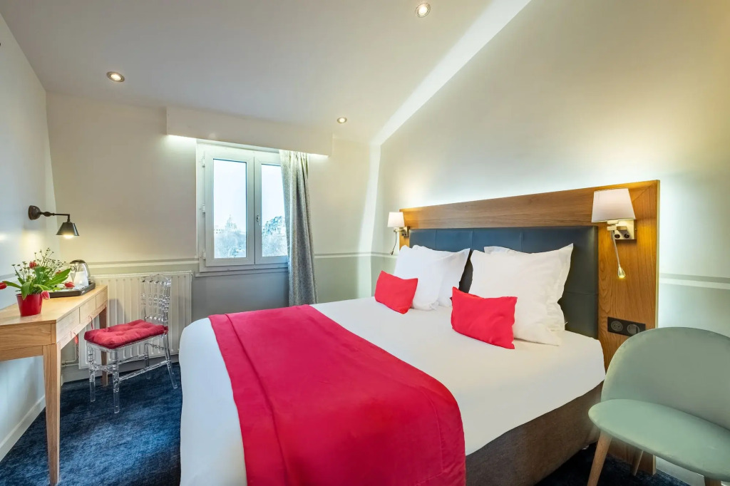 Hôtel Eiffel Segur