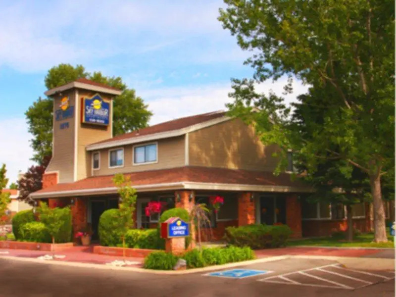 Sky Harbor Suites