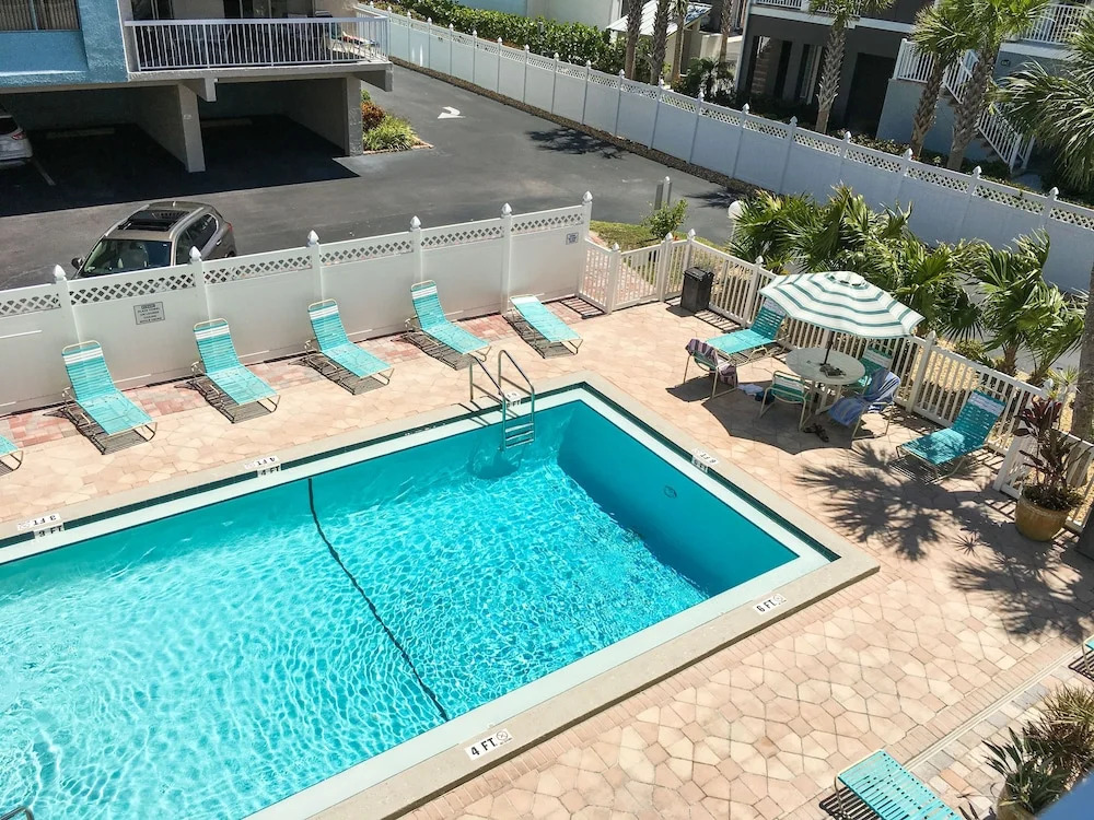 Fresh Beachy Vibe Condo Unit 204 2 Bedrooms 2 Bathrooms Condo