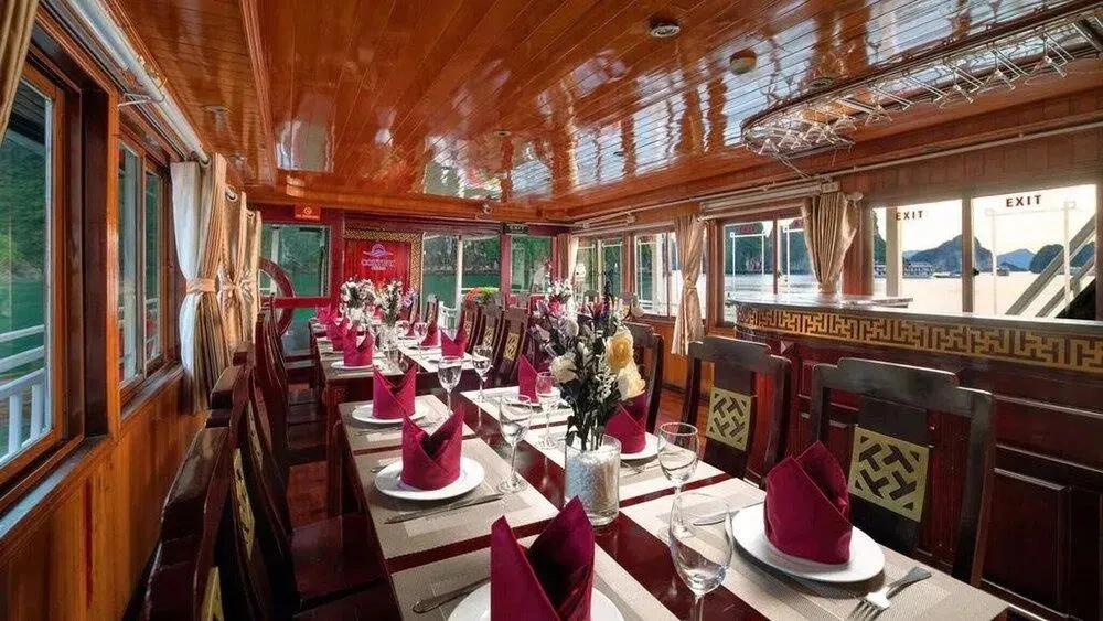 Halong Bay Cruise For Backpackers