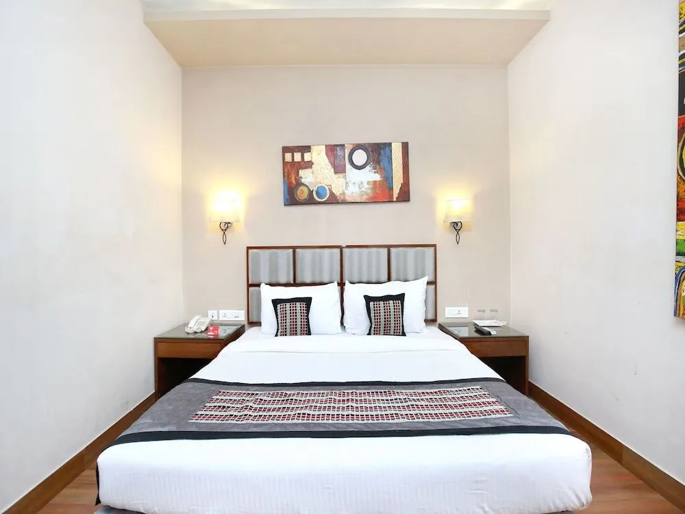 OYO 15134 Hotel Downtown