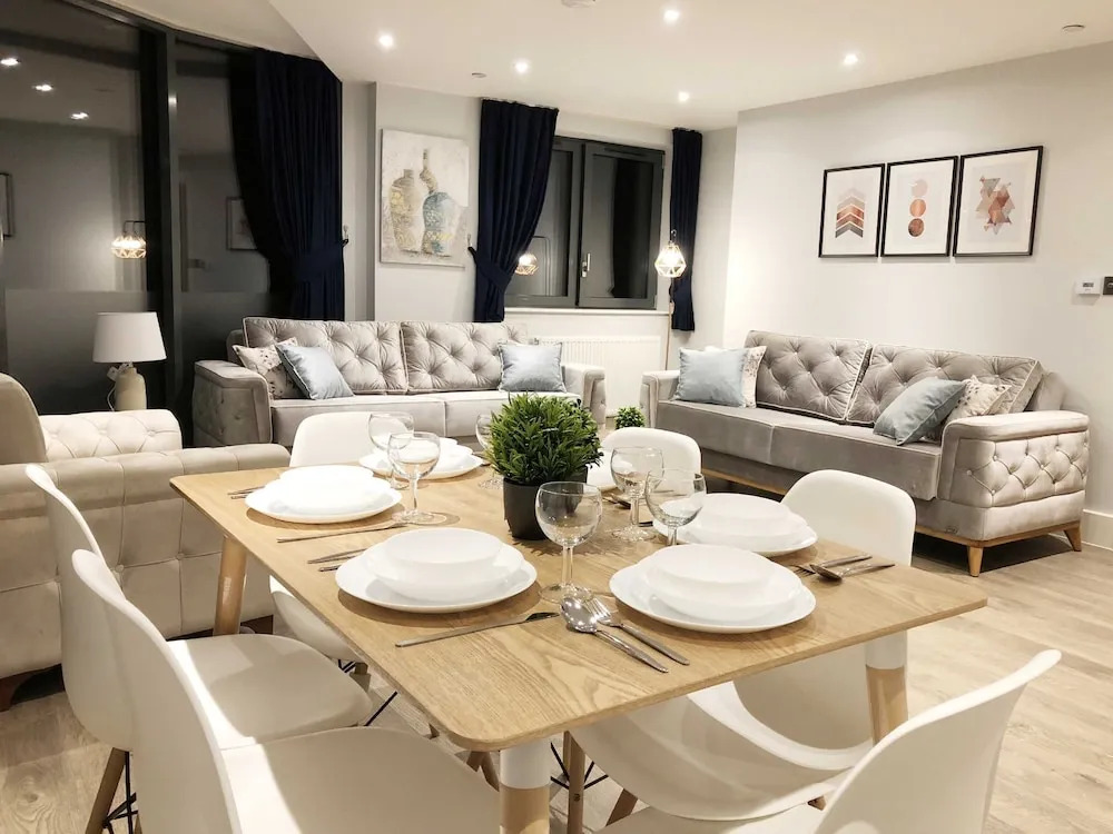 Elegant Plus Luxury Apartments