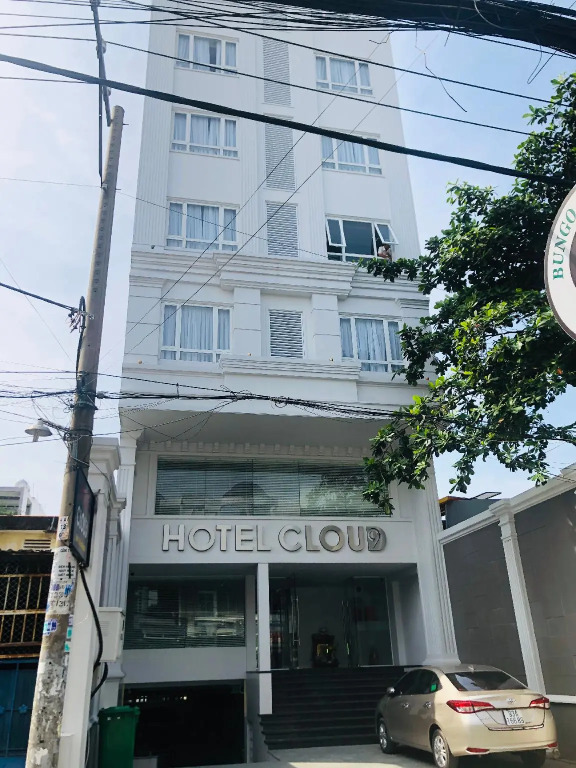 RedDoorz Premium Cloud 9 An Nhon Hotel