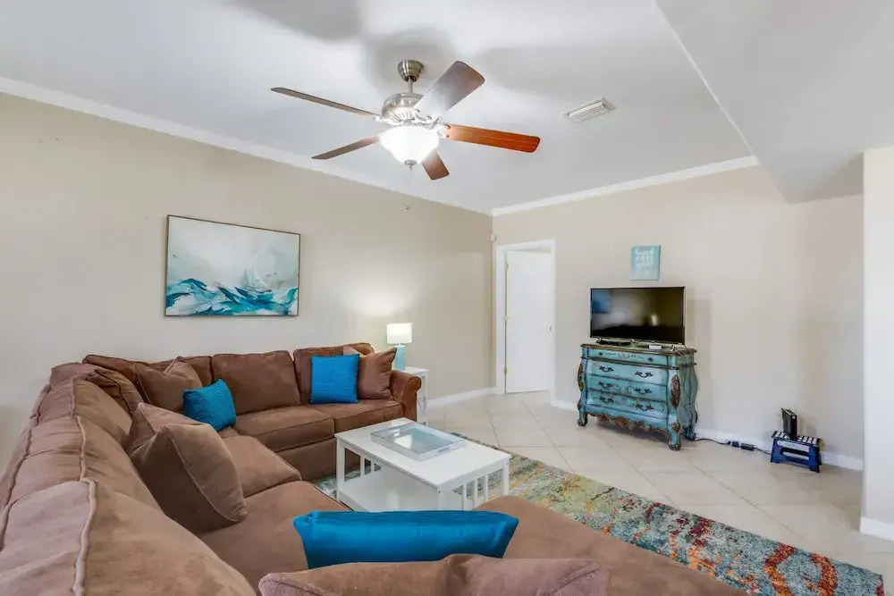 Sel De Vie 6 BR Sleeps 18 dog Friendly