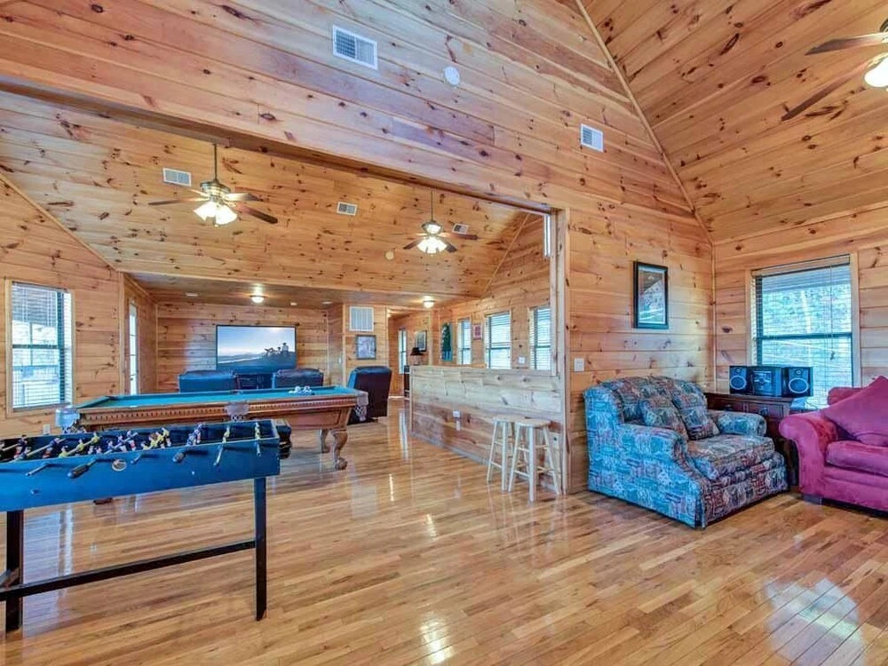 Smokerise Lodge 5 Bedroom Home with Hot Tub
