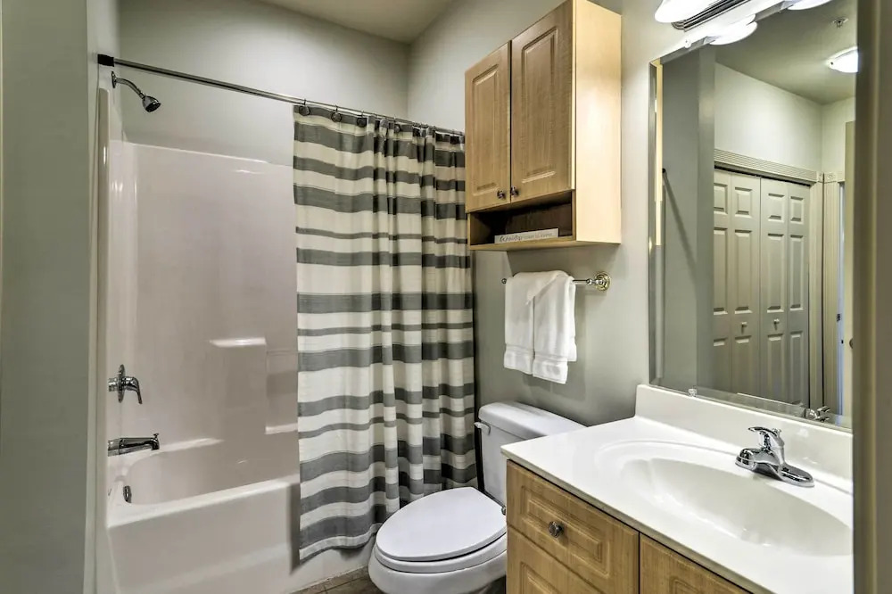 3 Mi to Myrtle Beach: Coastal Condo w/ Pool!