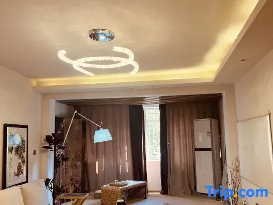 Yijian Homestay (Taoxichuan Creative Plaza)