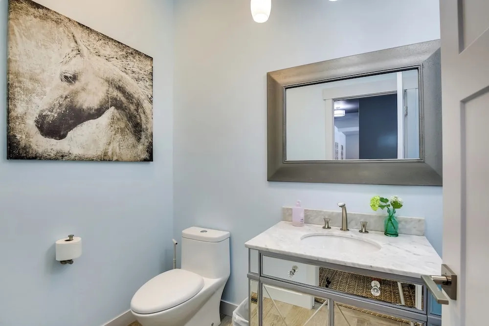 Modern Lead Cabin w/ Hot Tub, 6 Mi to Skiing!