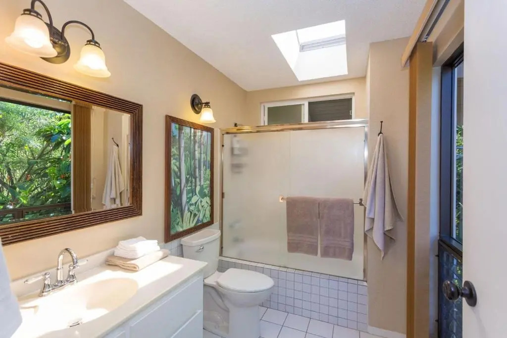 Hale Nani Loa - White Sands Beach Home by Casago
