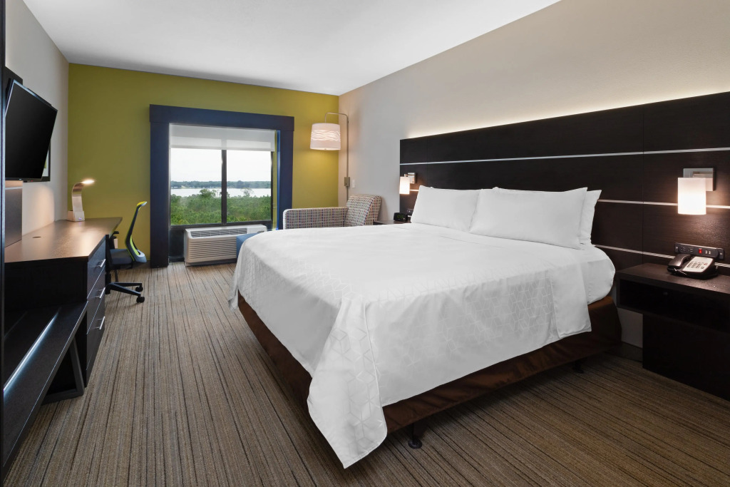 Holiday Inn Express & Suites Lake Placid by IHG