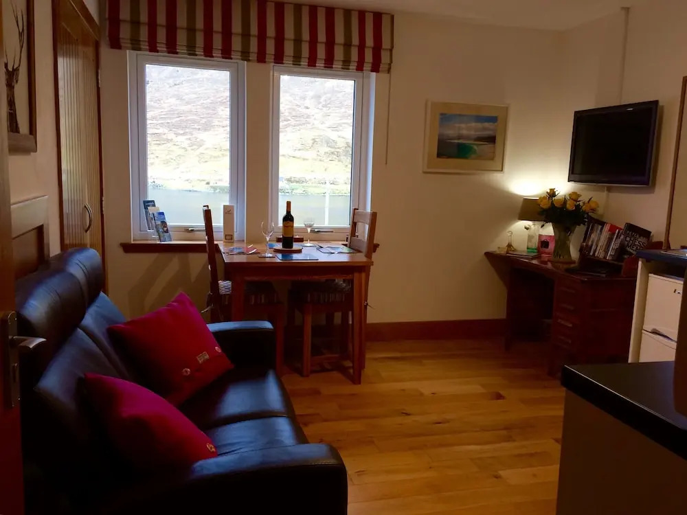 Lochedge Lodge